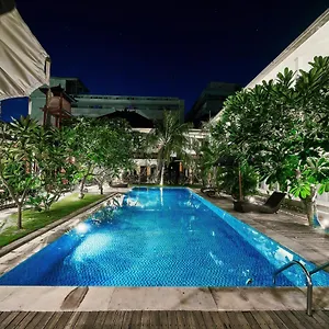https://easy-surf-camp.ubudhotelsnow.com